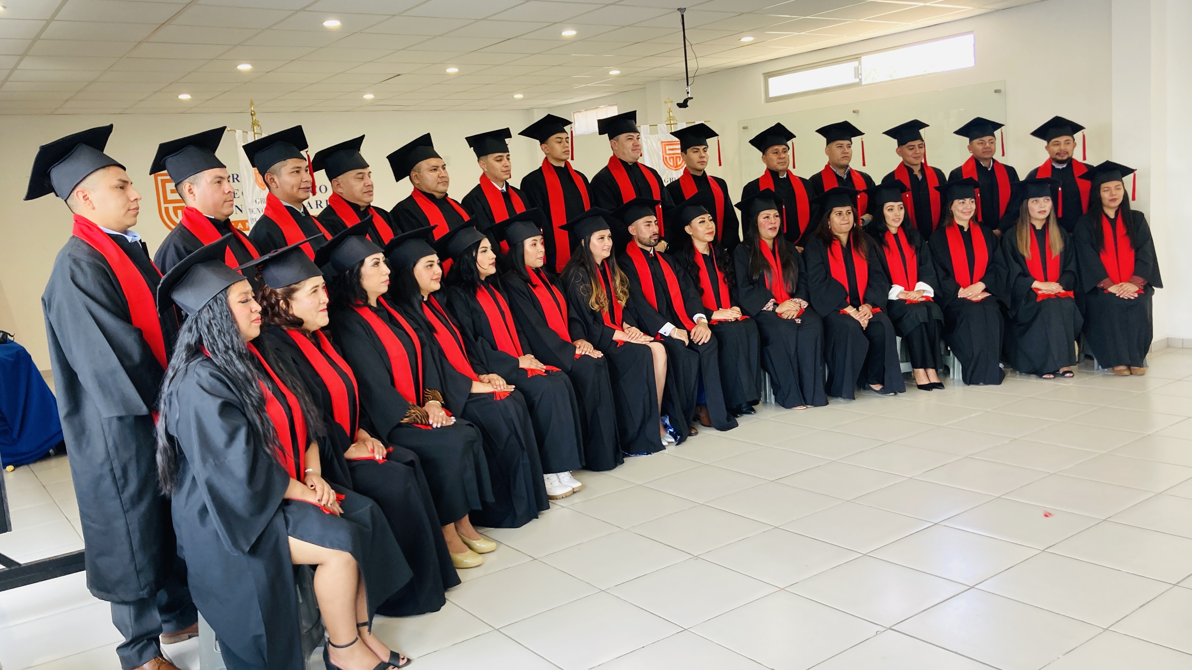 Foto Generacion 2023 Lic's084